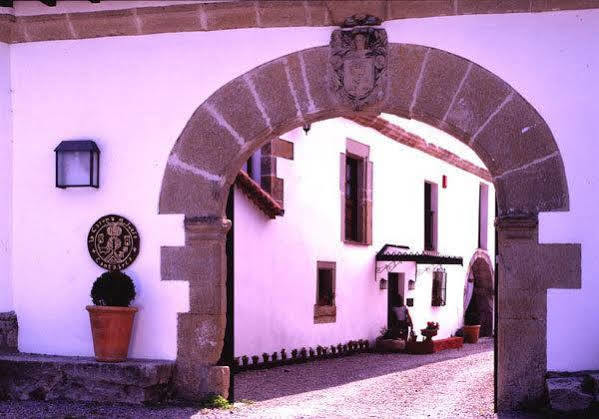 La Casona De Suesa Hotell Exteriör bild
