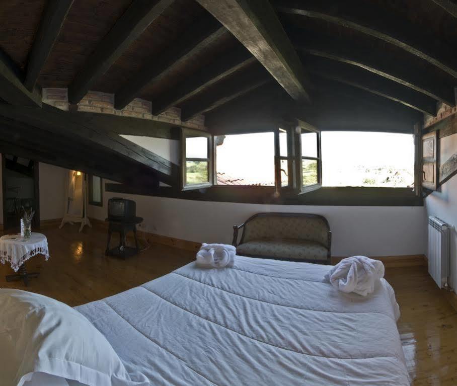 La Casona De Suesa Hotell Exteriör bild